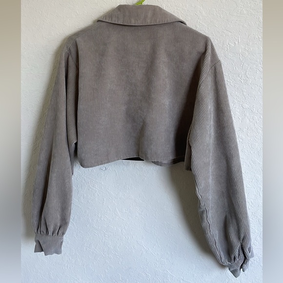 NASTY GAL- Corduroy Cropped Oversized Shirt - Picture 4 of 7
